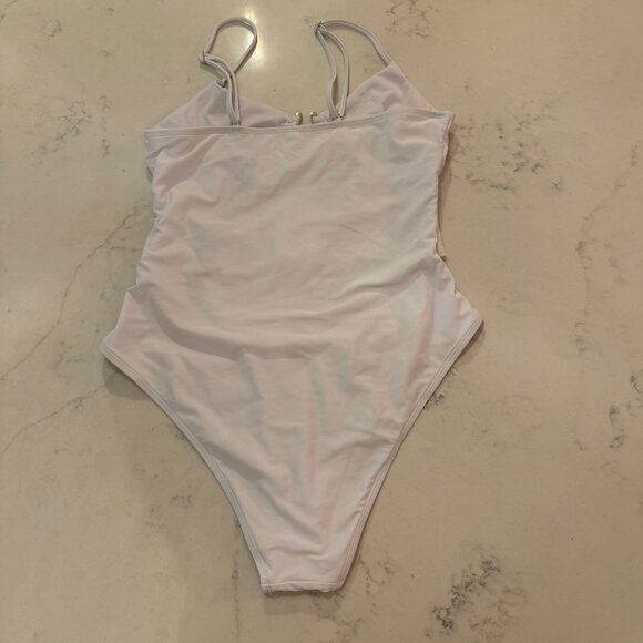 NWOT Amazon White One Piece Swimsuit with Hardware Size Small Bridal/Bach - Picture 3 of 3